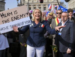 http://americanfreepress.net/wp-content/uploads/2013/10/44_French_Populists-300x231.jpg